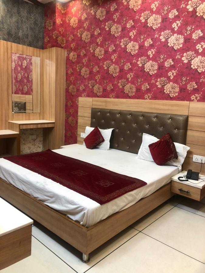 Hotel Robin Inn Amritsar Eksteriør billede