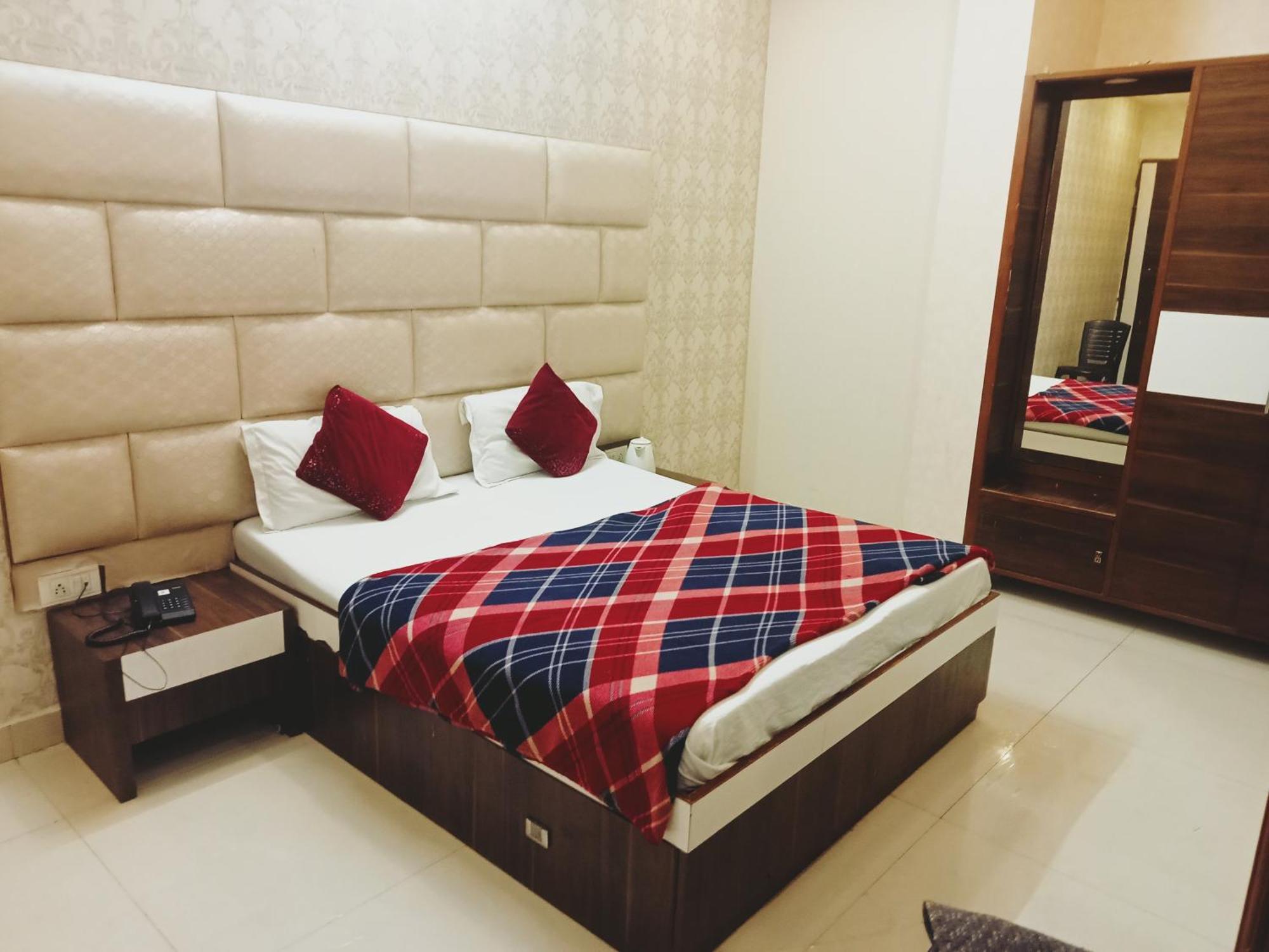Hotel Robin Inn Amritsar Værelse billede