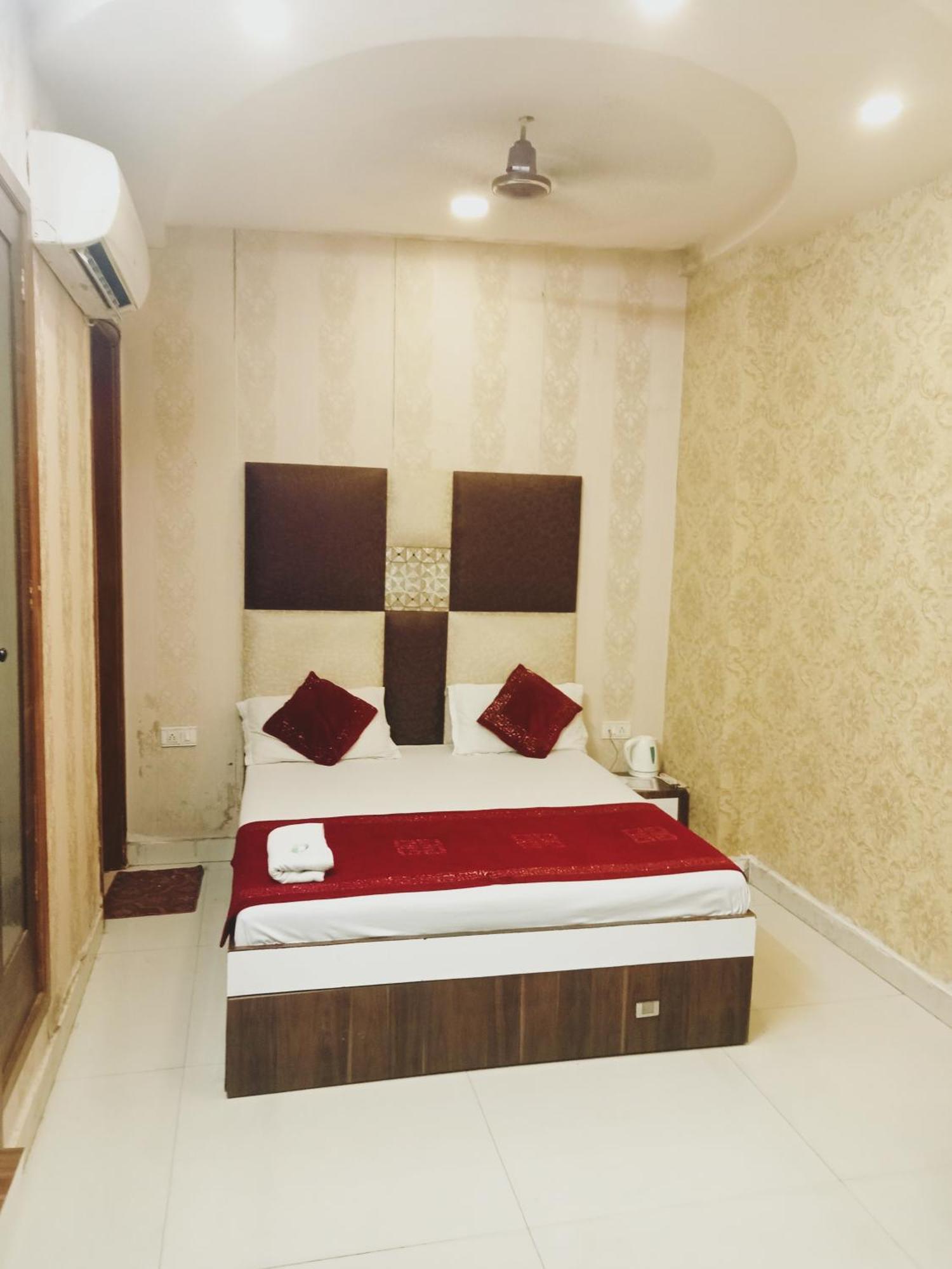 Hotel Robin Inn Amritsar Værelse billede